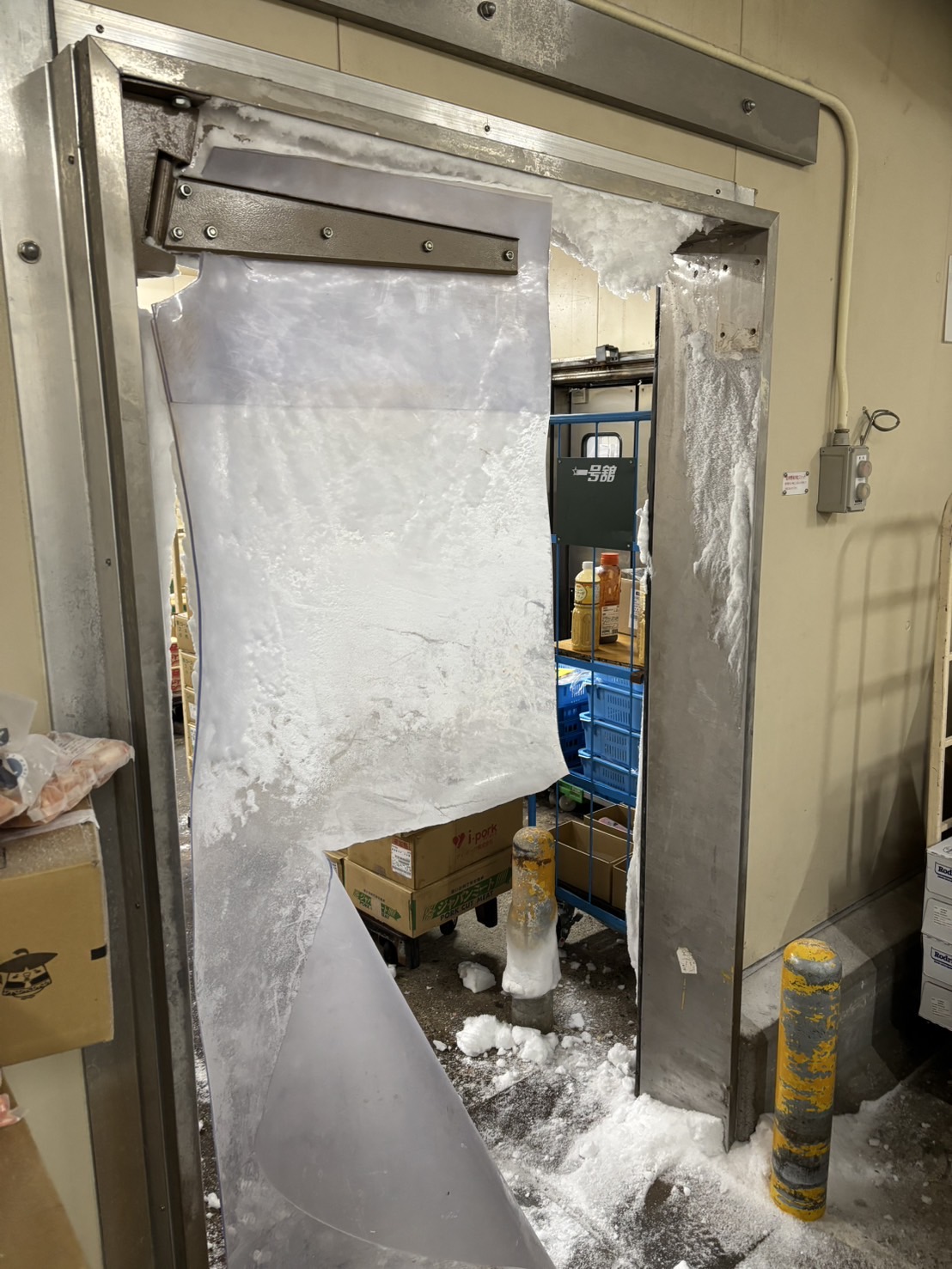 ビニールカーテン更新工事 ビフォー